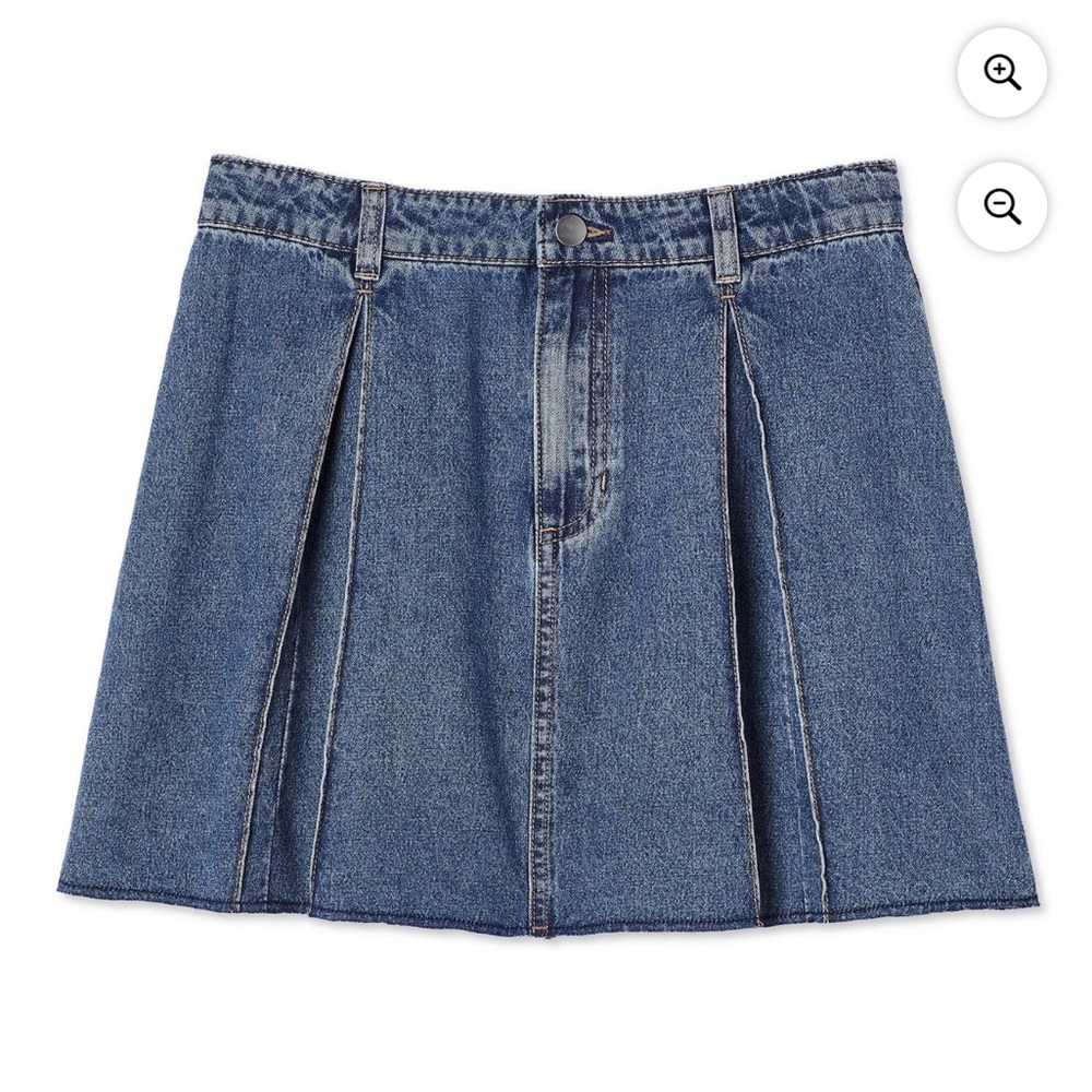 - NWT My Sister’s Closet Girl SZ 16 Pleated Denim Skirt